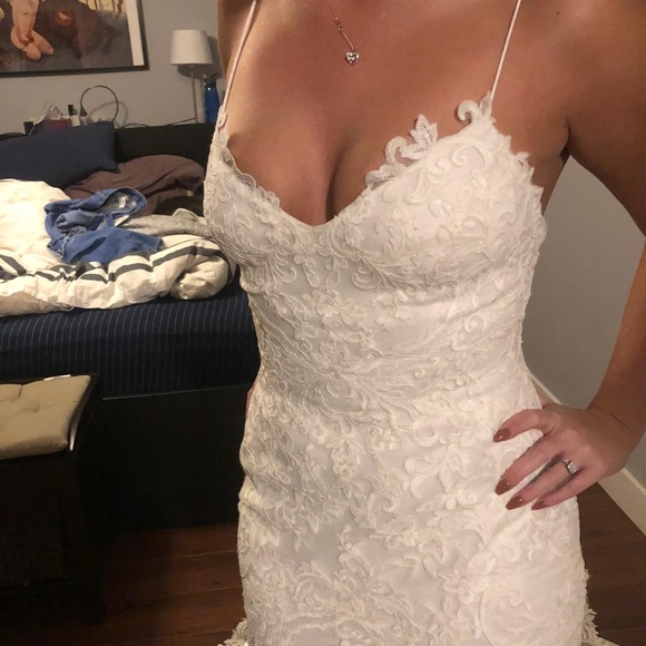 Wedding dress - Picture 2 of 4